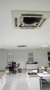 Durante Manutenção na Empresa com a IT AR Condicionado